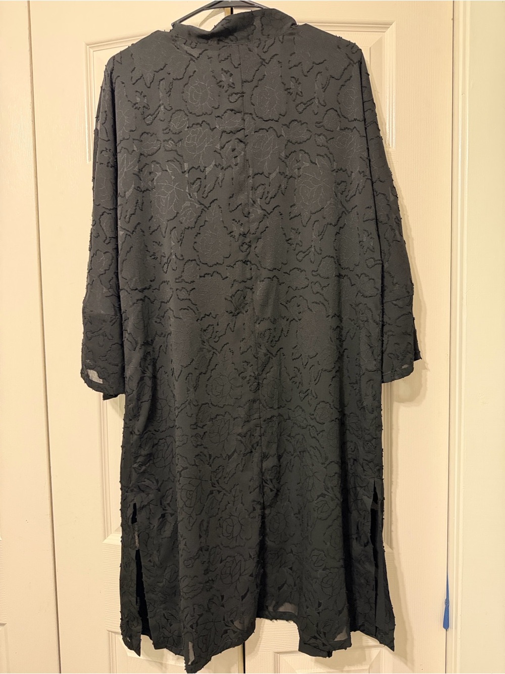 Skies are Blue Black Kimono - Picture 3 of 4